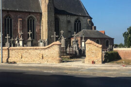Restauratie kerkhofmuur Reningelst – Stad Poperinge